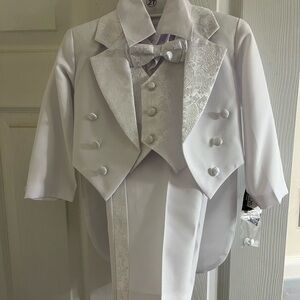 Elegant White Baby Tuxedo with Bow Tie 2T GUC